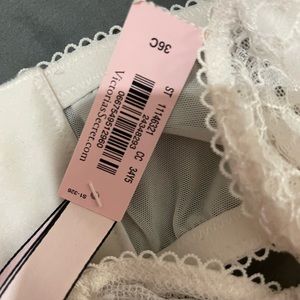 Cream lace bra- victoria secret